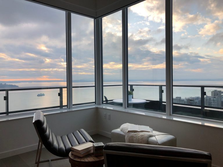 Spectacular Seattle Views At Arrivé Apartments in Seattle, WA